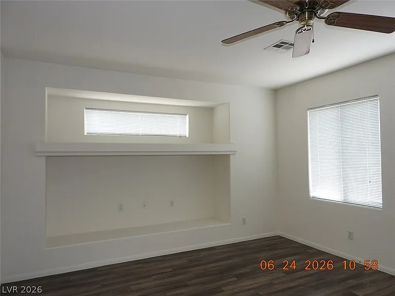 521 Dolphin Peak Ct — Photo 7