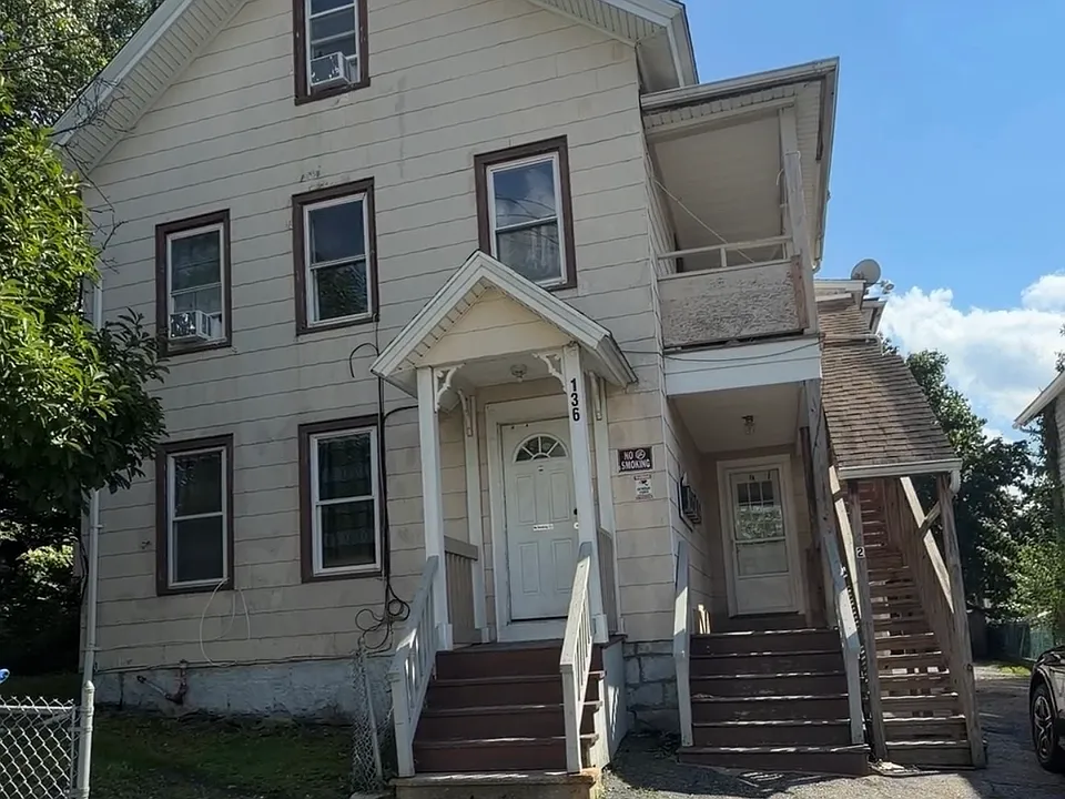 136 E Liberty St #1W