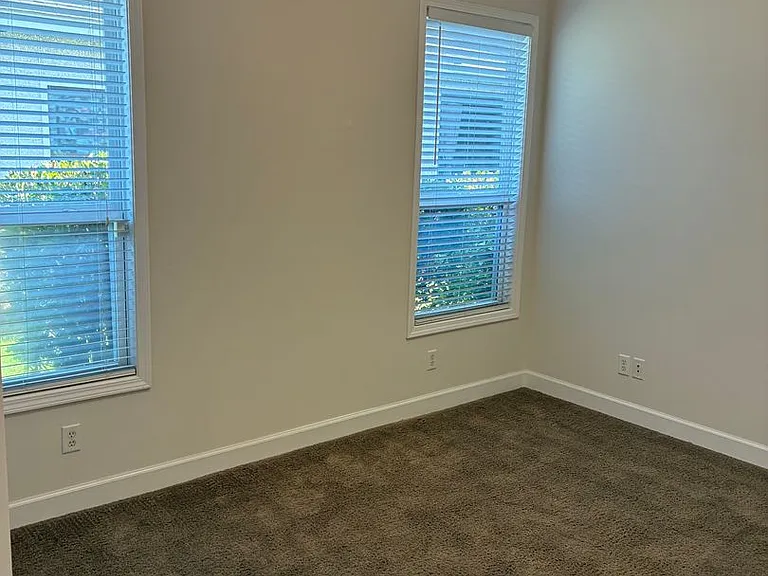 541 Eagle Blvd — Photo 12