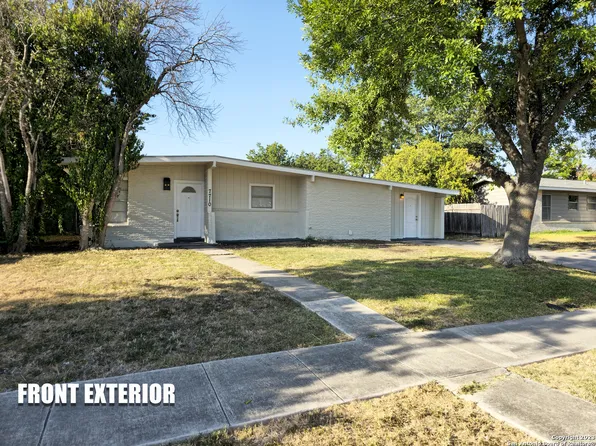 7710 Stagecoach Dr, San Antonio, TX 78227