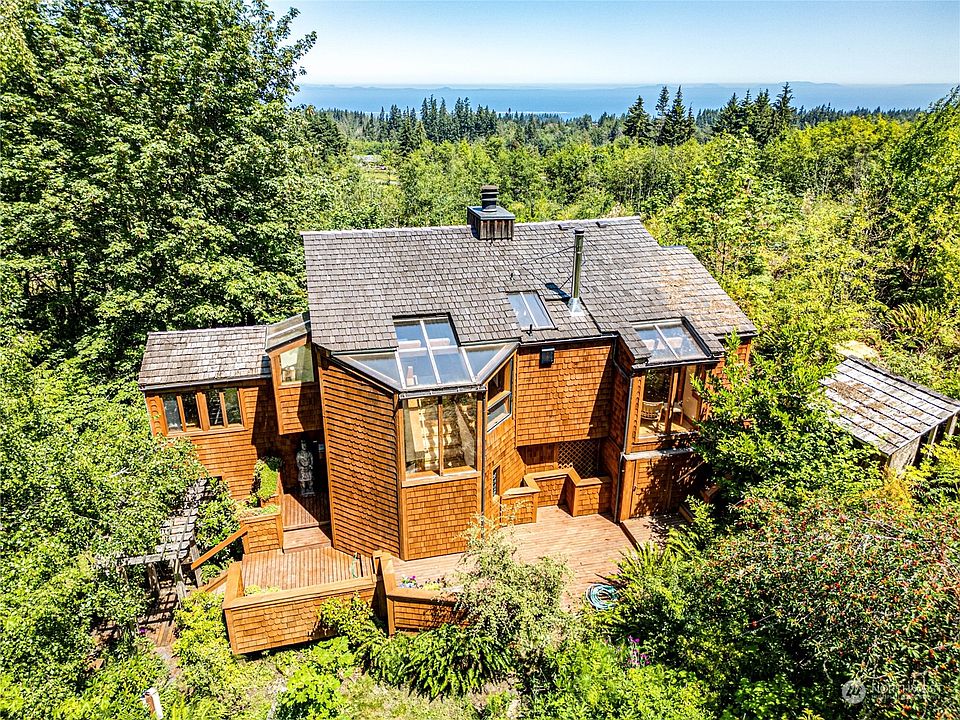 1st image of 947 Tamarack Lane