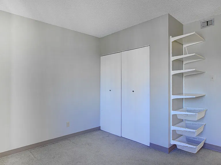 330 25th Ave SW — Photo 45