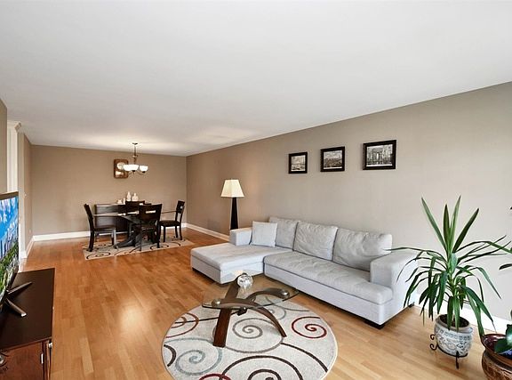 5th image of 8000 W Foster Ln APT 310