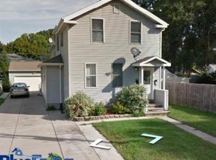 1733 Smith St, Green Bay, WI 54302