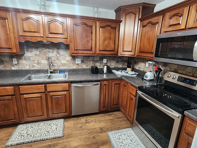 2696 Baird Dr — Photo 2
