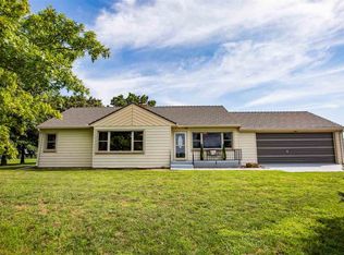 18536 Turkey Creek Rd, Maple Hill, KS 66507