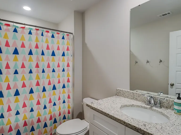 1033 Enclave Cir — Photo 4