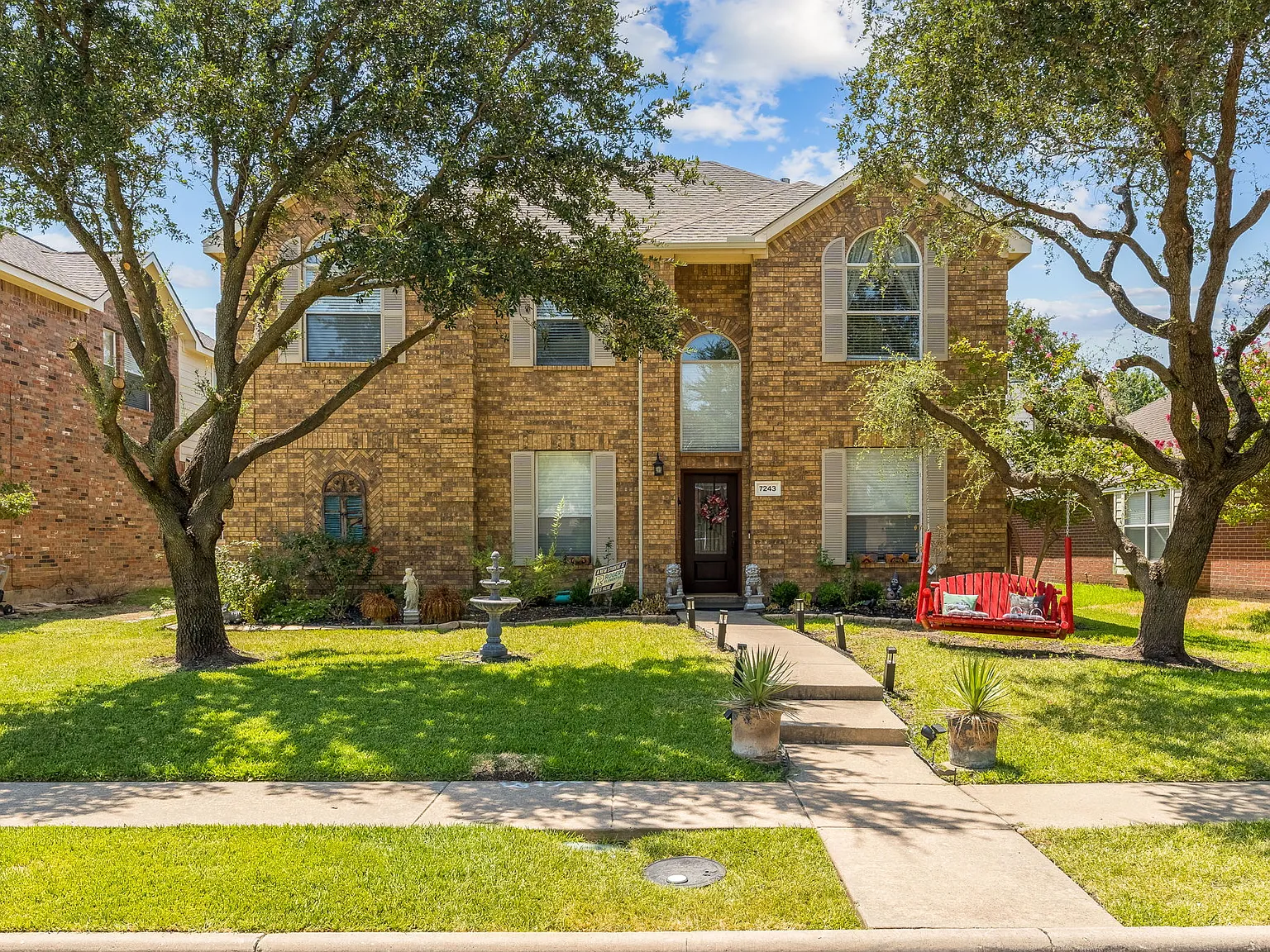 5 bed, 2.5 bath, 2455 sqft, $3,100 — Photo 1