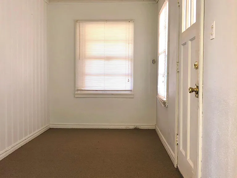 1006 W McElroy Rd — Photo 5