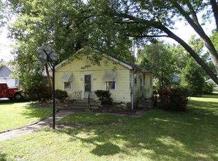 2110 Lincoln Ave, Fox River Grove, IL 60021