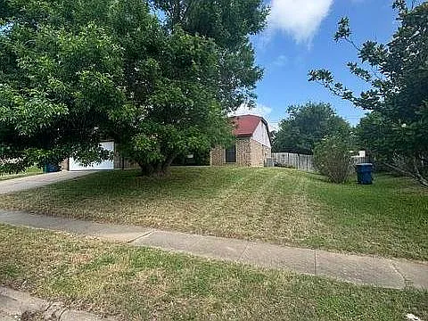 403 E Hogan Dr #- — Photo 2