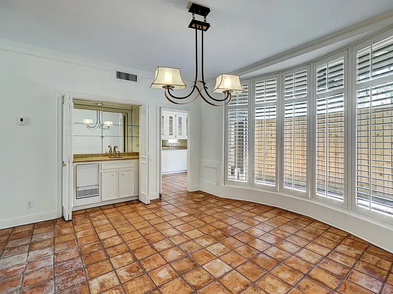 2313 Nantucket Dr #B — Photo 4