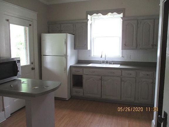 5th image of 915 Shamrock St