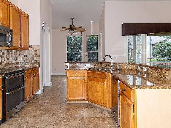 3rd image of 10036 Chatham Oaks Ct