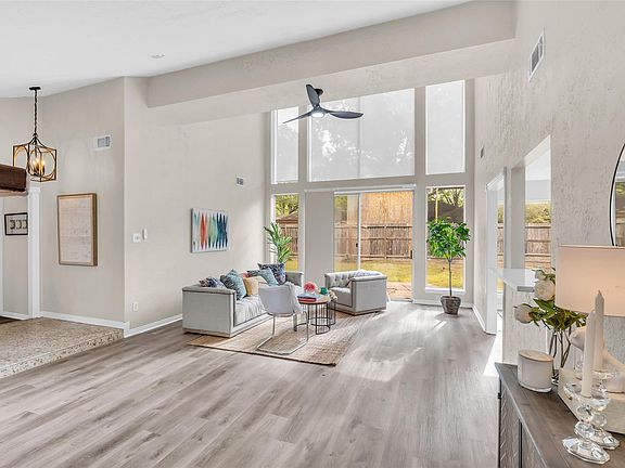 5th image of 8206 Debbie Gay Dr