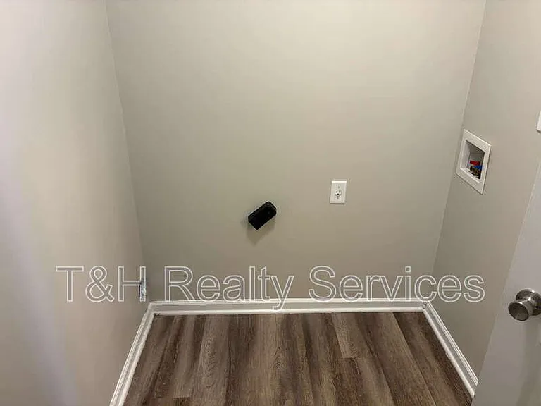 7952 Amadeus Dr — Photo 14