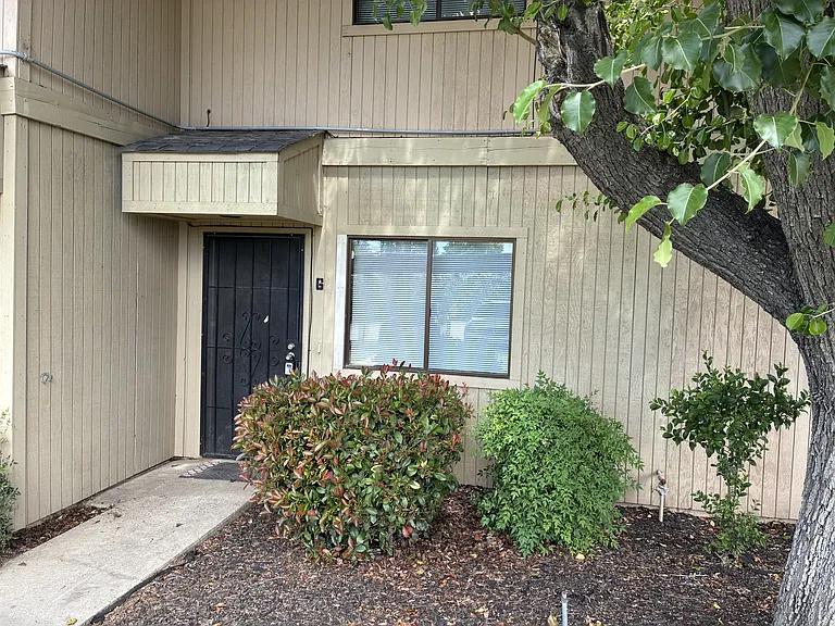 1808 Colorado Ave — Photo 1