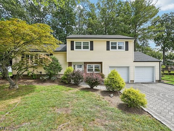 2nd image of 63 Crestmont Rd