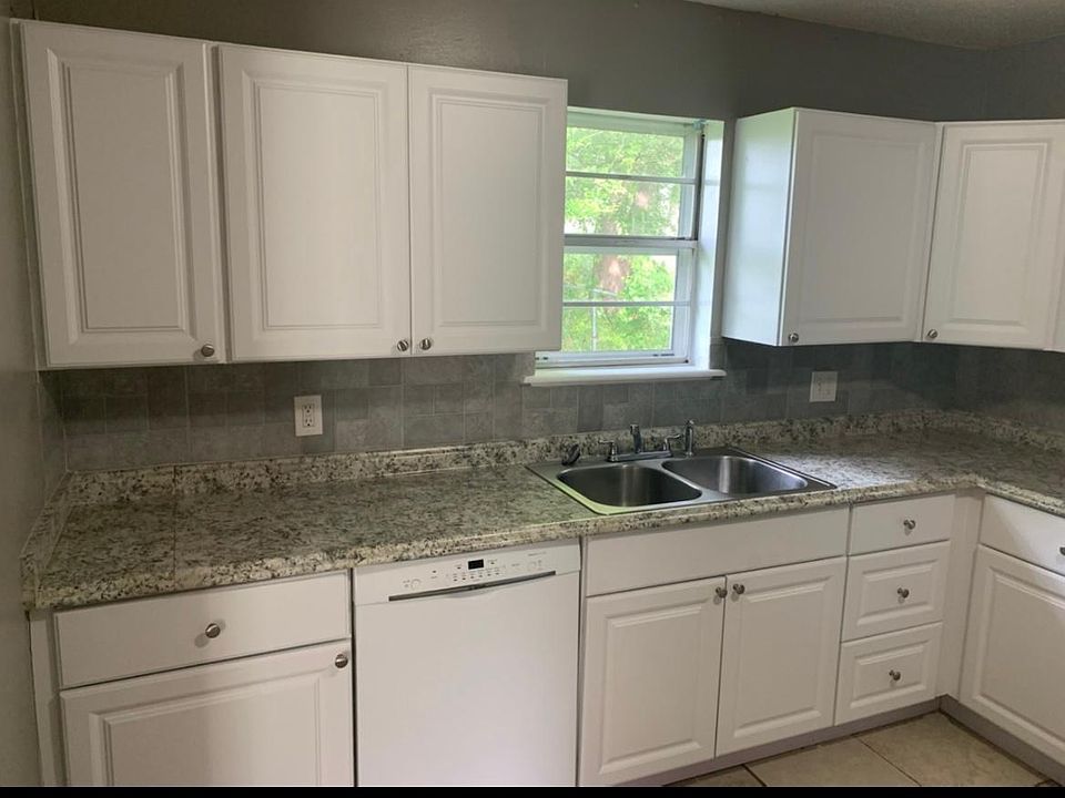 1st image of 608 N Beaumont St