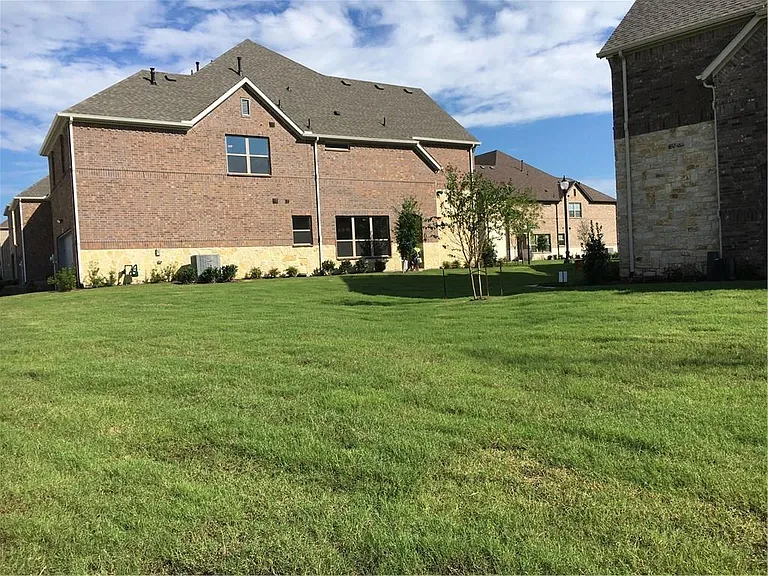 7244 Huckleberry Dr — Photo 14