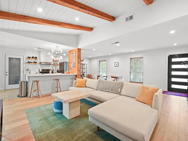 1605 Springer Ln — Photo 8