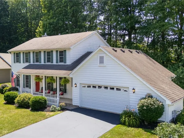 33 Talamora Trl, Brockport, NY 14420