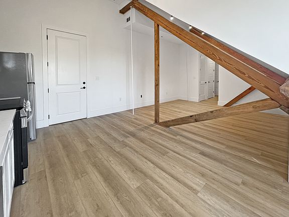 3rd image of 4950 Dauphine St #7a6312057