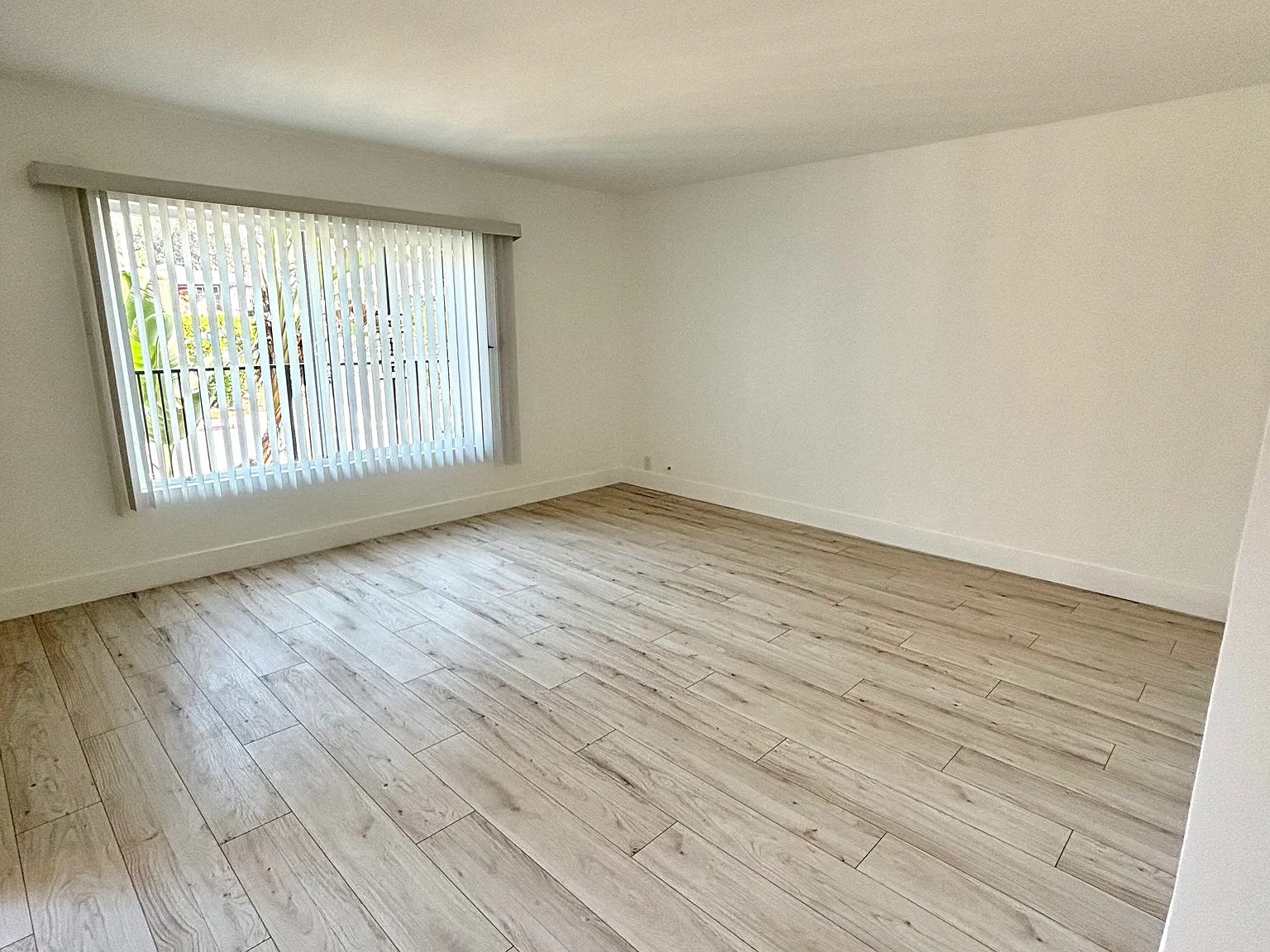 1 bed, 750 sqft, $2,075 — Photo 3