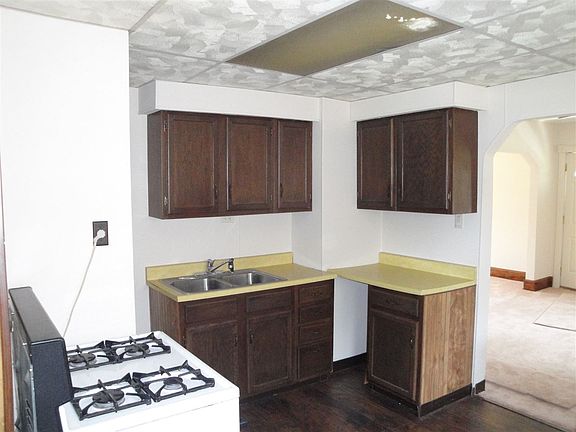 3rd image of 2705 Bildahl St