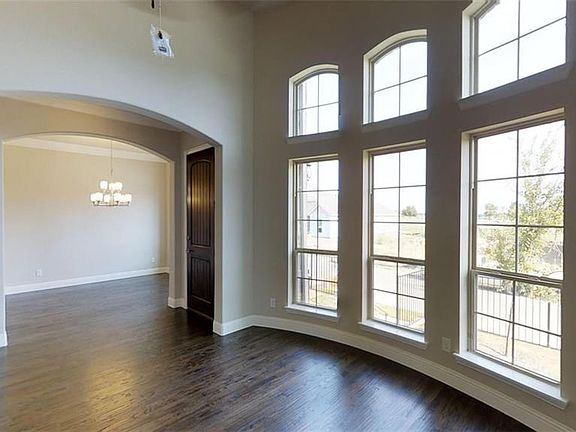 5th image of 3622 Crosby St