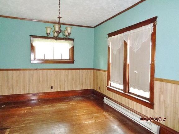 5th image of 32 Academy St