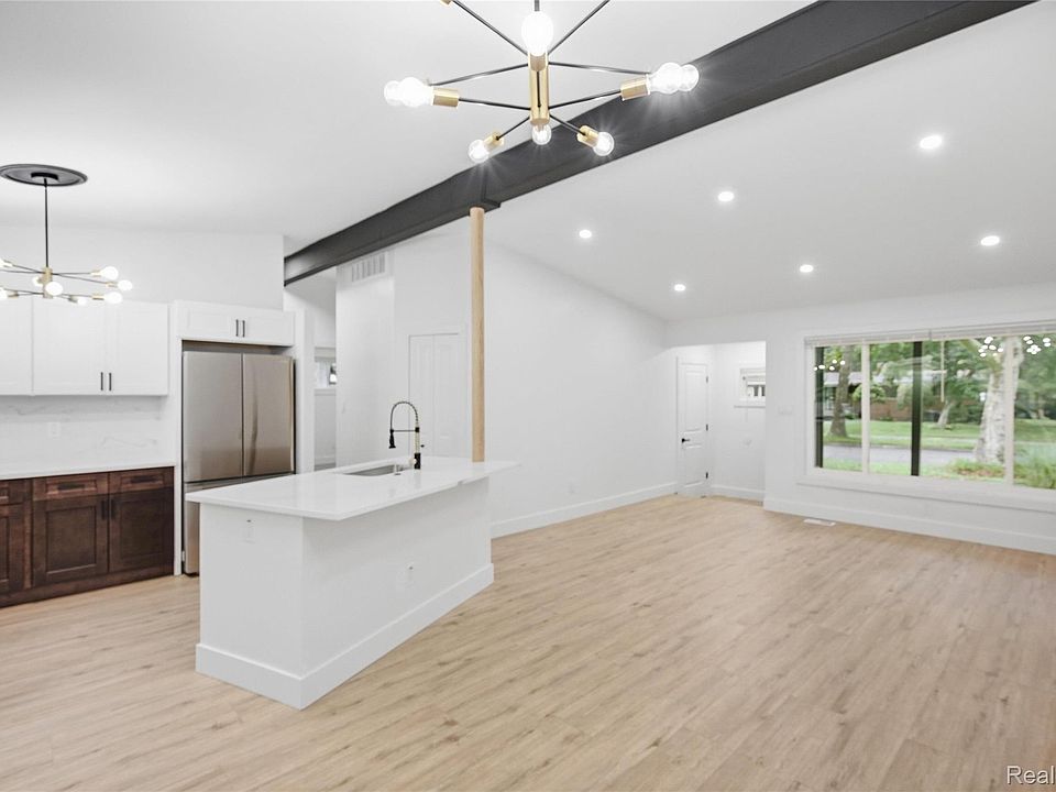 15211 Joan St, photo 11