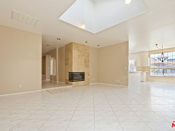 5th image of 3669 W 60th St