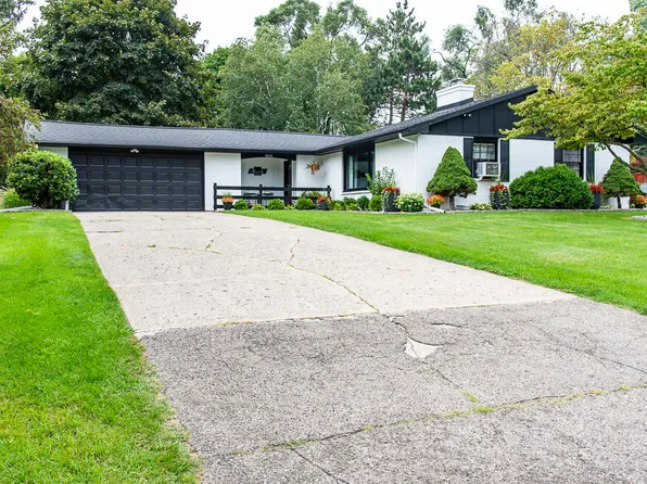 6225 Plainfield Ave, Kalamazoo, MI 49048