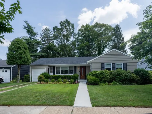1369 Millwood Lane, Merrick, NY 11566