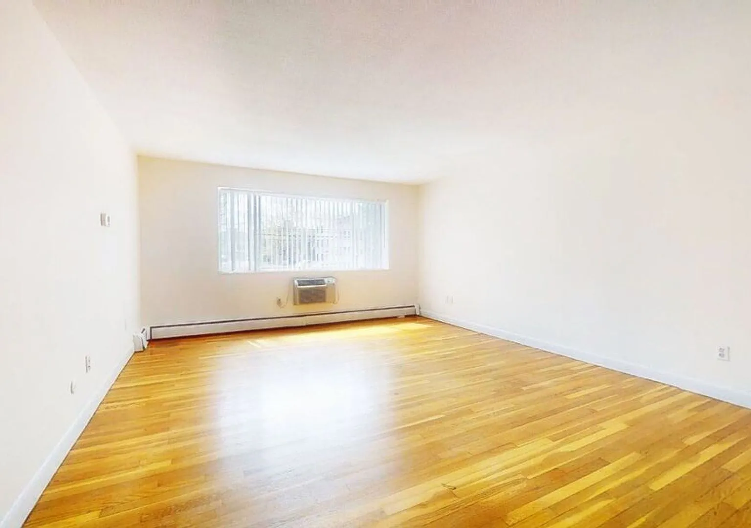 BU 2-bed w/h+hw — Photo 2