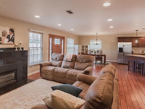 The great room features a beautiful Del Ray gas fireplace insert creating a feeling of comfort and coziness in the home.