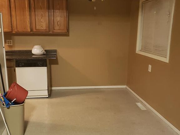4th image of 2318 Yellowstone Ave
