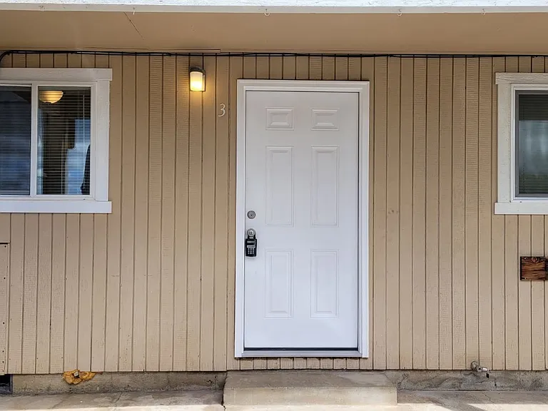 624 NE Housley Ave #3 — Photo 10