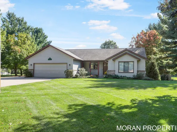 6320 Lincoln St, Allendale, MI 49401