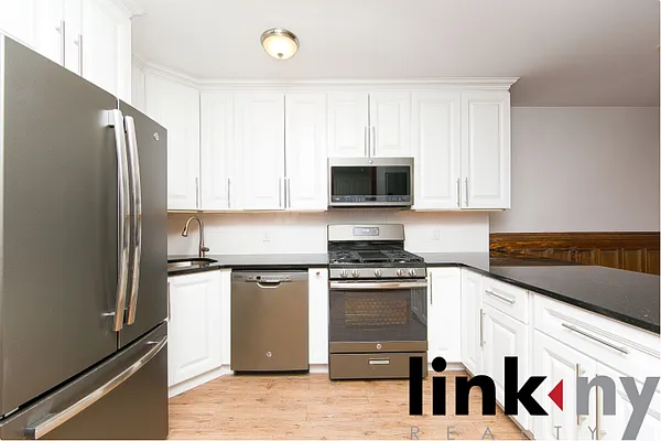Rented by Link NY Realty | media 9