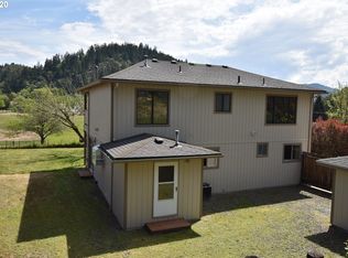 326 SW 4th Ave, Myrtle Creek, OR 97457