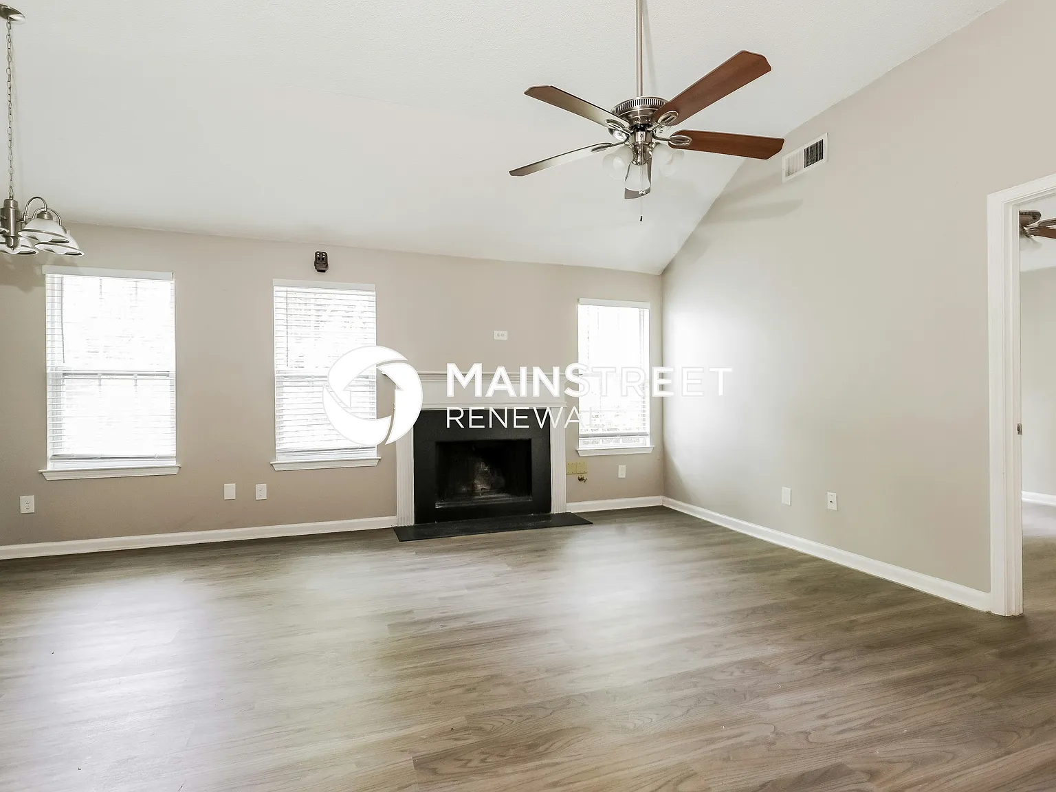 210 Teak Ln — Photo 3