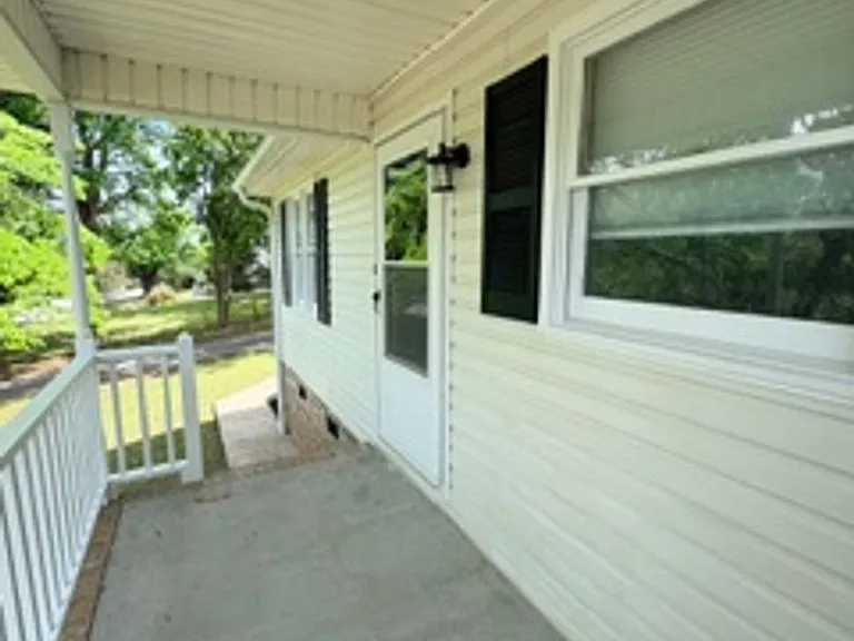 628 Arlington Rd — Photo 3