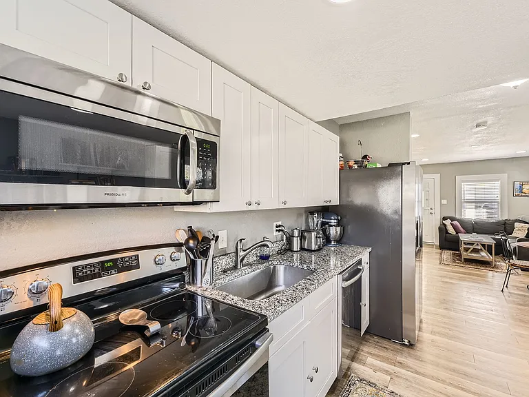 4552 S Logan St — Photo 11