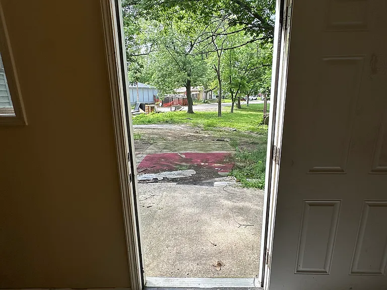 2221 Silver Maple Ct — Photo 11