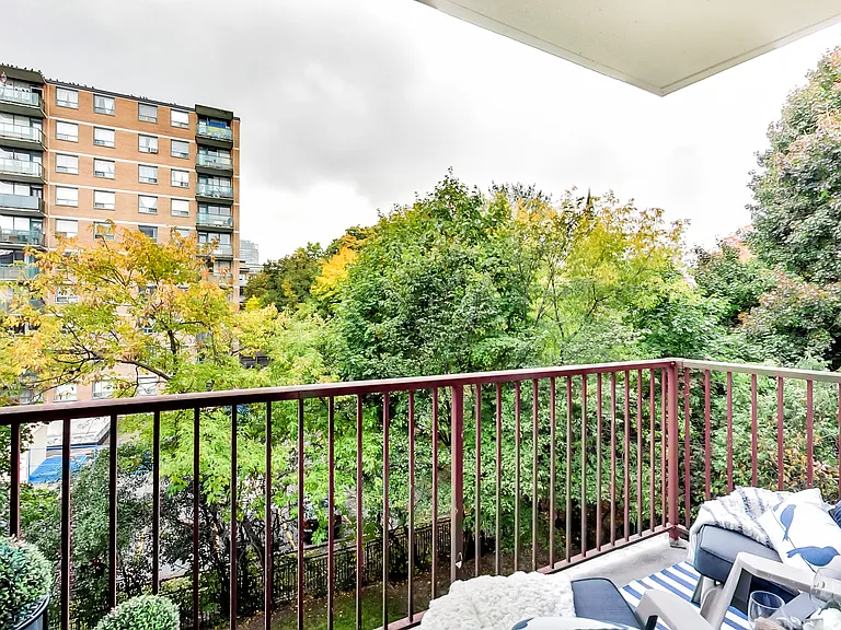 460 Eglinton Ave E #503 — Photo 57