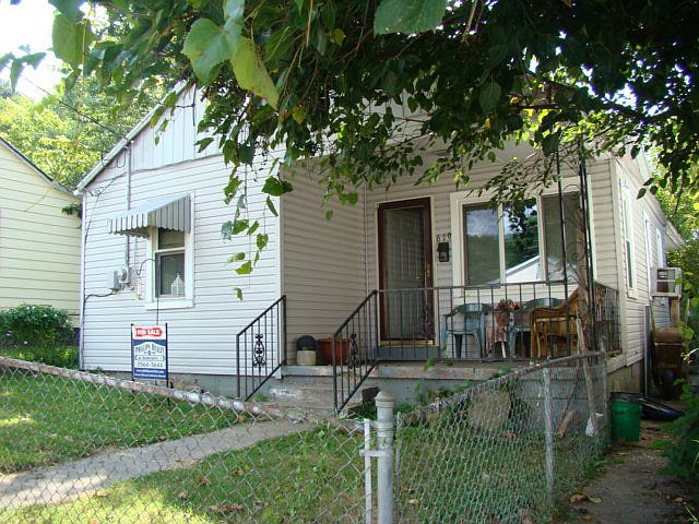 1st image of 619 Florence St