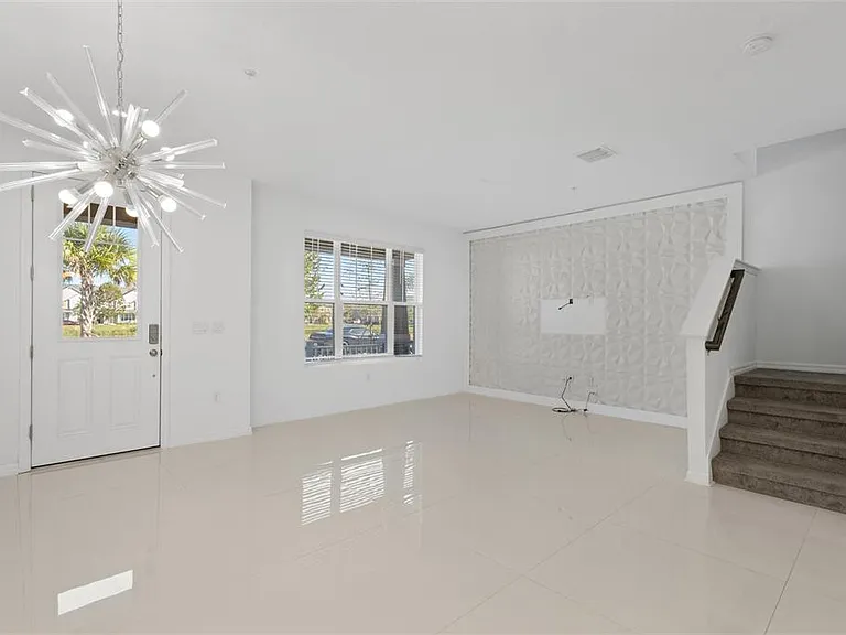 10251 Highline Crest St — Photo 19