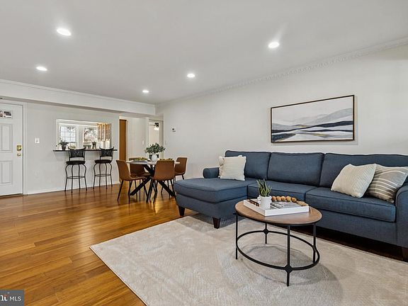 5th image of 3353 Lakeside View Dr Unit 8-3